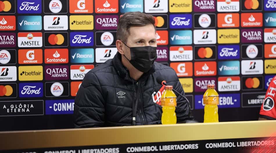 Paulo Turra exalta Felipão após classificação do Athletico na Libertadores