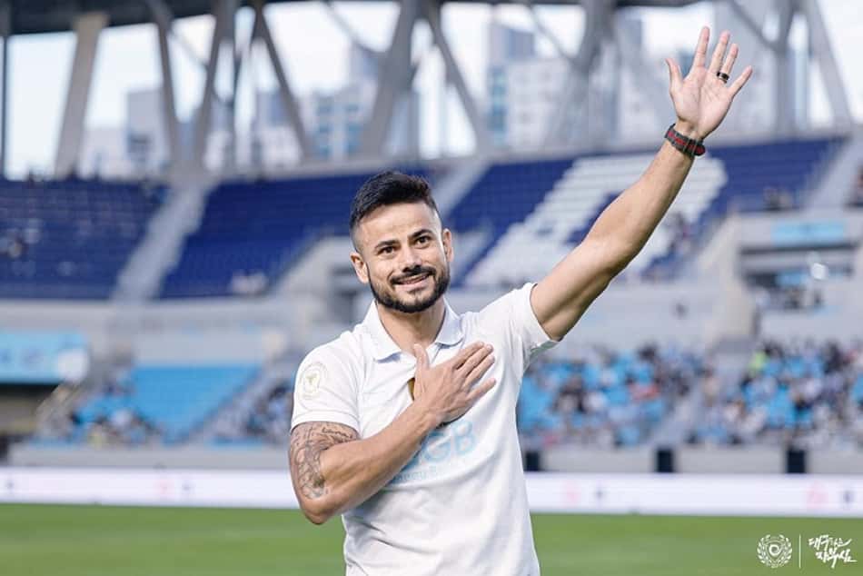 Ex-Atlético Mineiro chega à marca de 200 jogos na K-League e ganha dia especial na Coreia do Sul