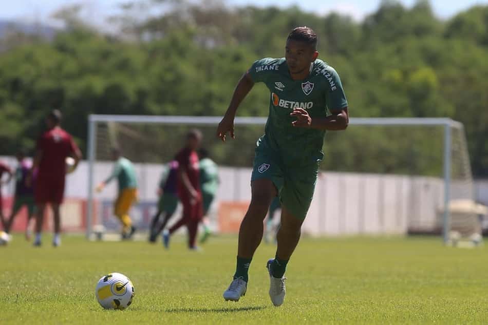 Recuperado de lesão, David Braz pode voltar a jogar pelo Fluminense