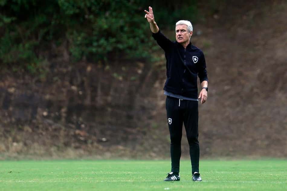 Botafogo tem mês decisivo e 'oito ou oitenta' para espantar fantasma no Brasileirão