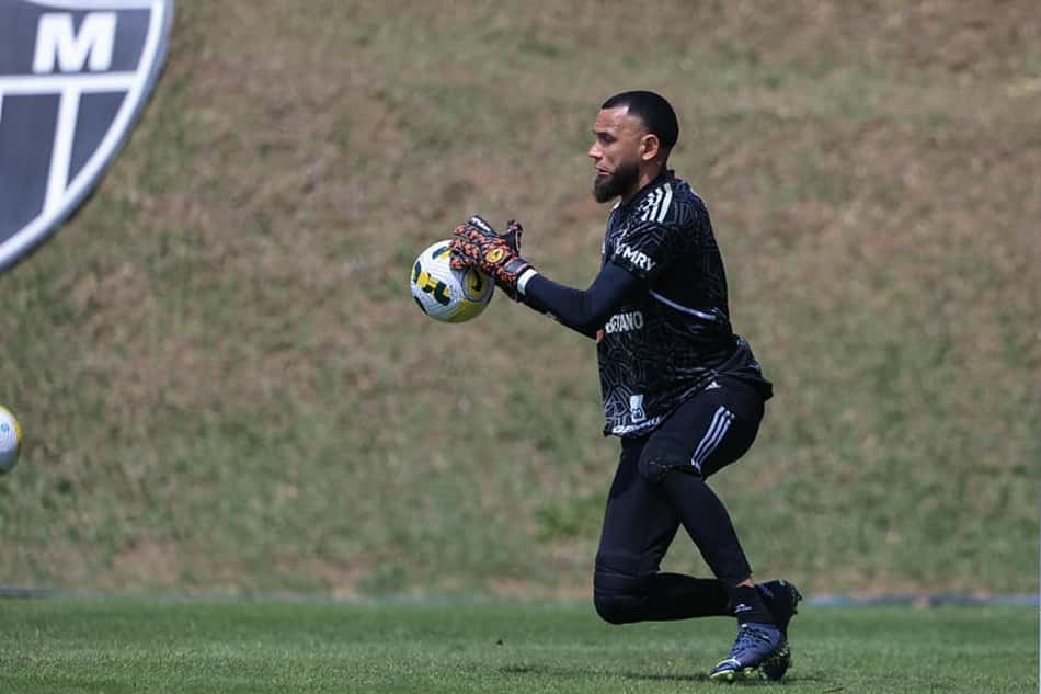 Everson dedica vitória do Atlético-MG para Cuca: 'melhor treinador da história do clube'