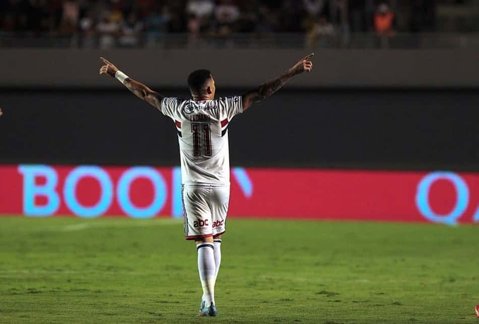 Luciano - Atlético-GO x São Paulo