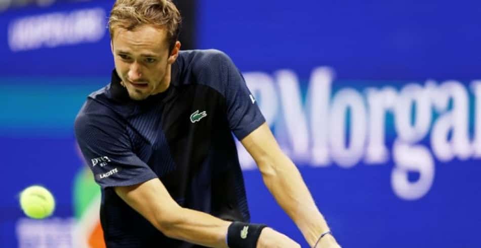 Medvedev despacha chinês e marca encontro com Kyrgios no US Open