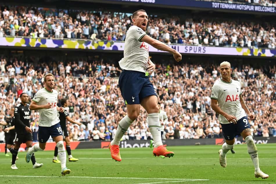 Richarlison é titular, dá assistência, e Tottenham vence o Fulham na Premier League