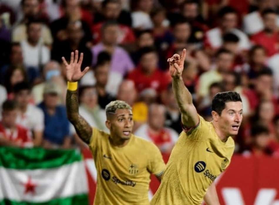 Lewandowski marca, e Barcelona bate o Sevilla fora de casa pelo Espanhol