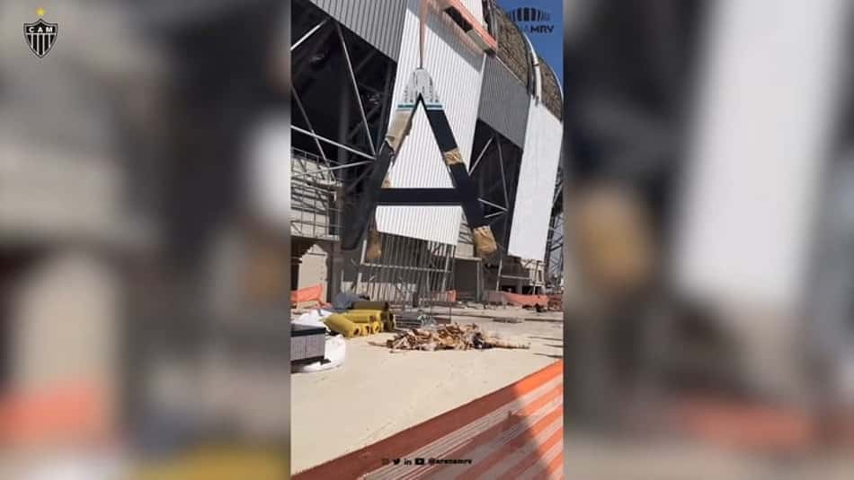 VÍDEO: Arena MRV, estádio do Atlético-MG, começa a receber o letreiro