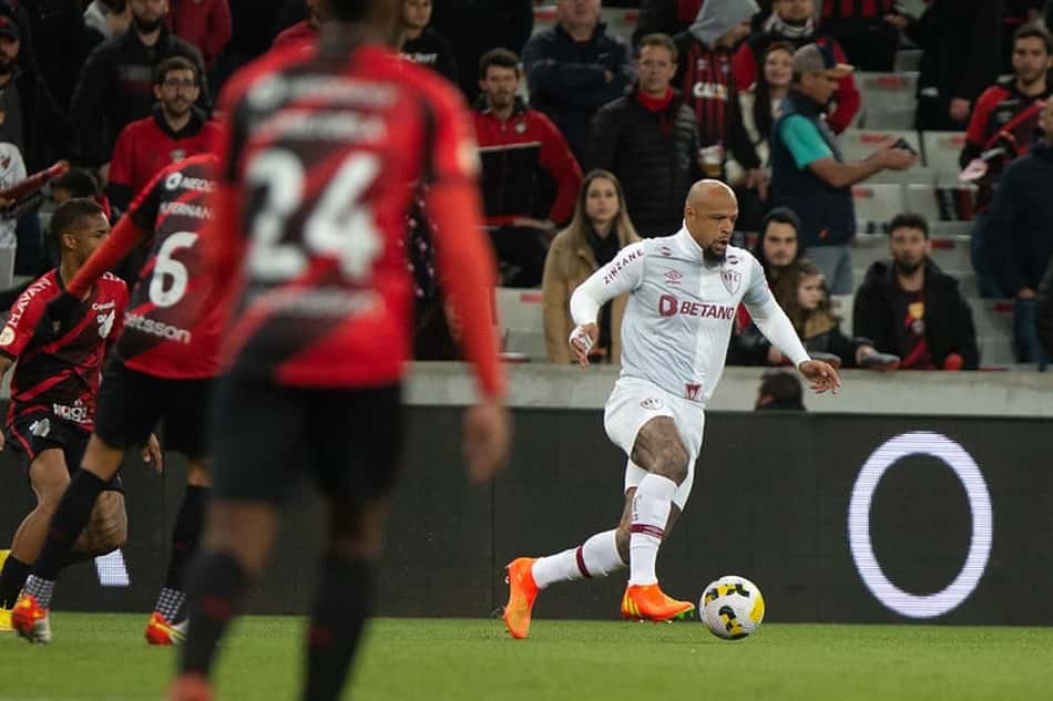 Defesa passa a ser problema do Fluminense em momento decisivo