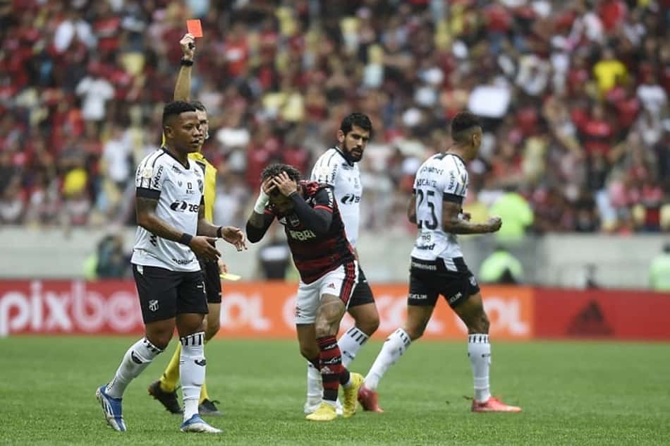 Mauro Cezar critica temperamento de Gabigol no Flamengo: 'Ele ainda acha que é vítima'