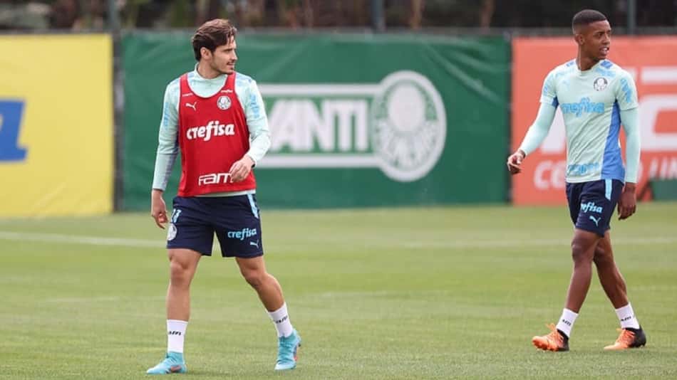 Veiga treina em campo e pode reforçar o Palmeiras na Libertadores