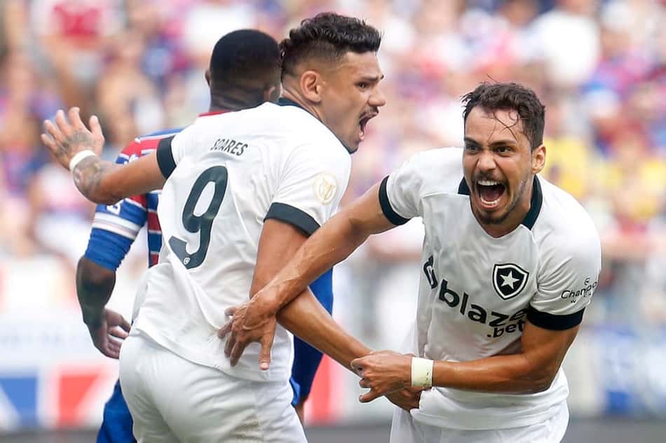 Eduardo abre contagem de gols no Botafogo e inicia parceria com Tiquinho