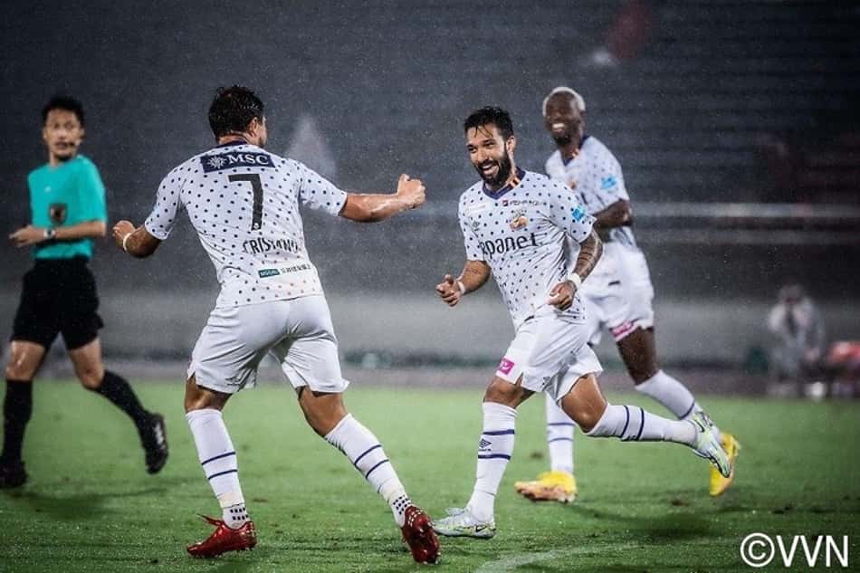 Clayson marca seu primeiro gol atuando no futebol japonês