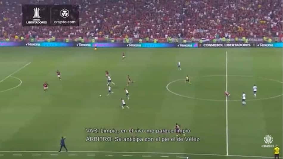 Flamengo x Vélez: Conmebol divulga análise do VAR sobre possível falta em gol de Pratto