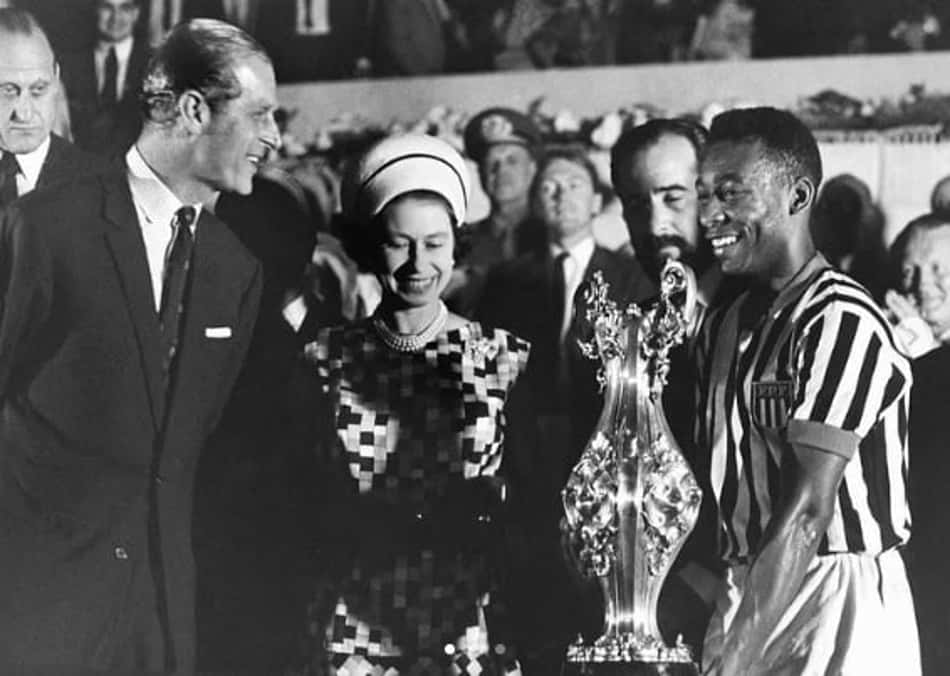 Rei Pelé lamenta morte de Rainha Elizabeth II: 'Seu legado vai durar para sempre'