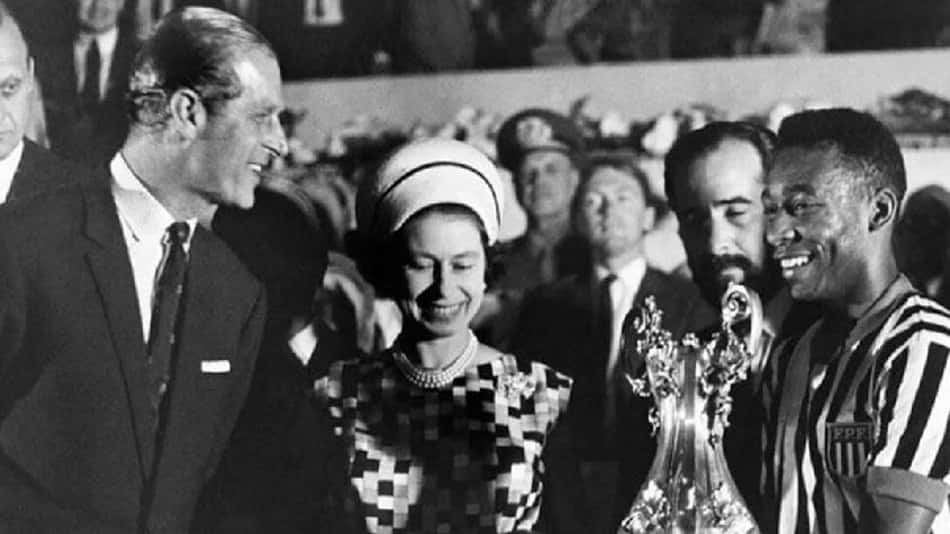 Maracanã e papo com Pelé: a única passagem da Rainha Elizabeth II pelo Brasil