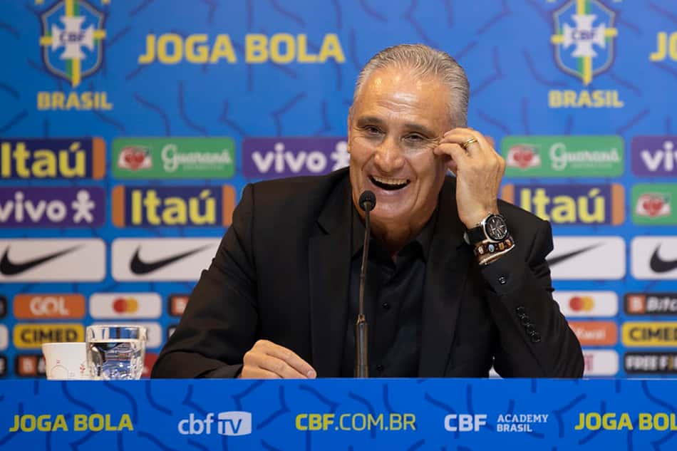 Mais leve, Tite faz penúltima convocação como técnico da Seleção Brasileira