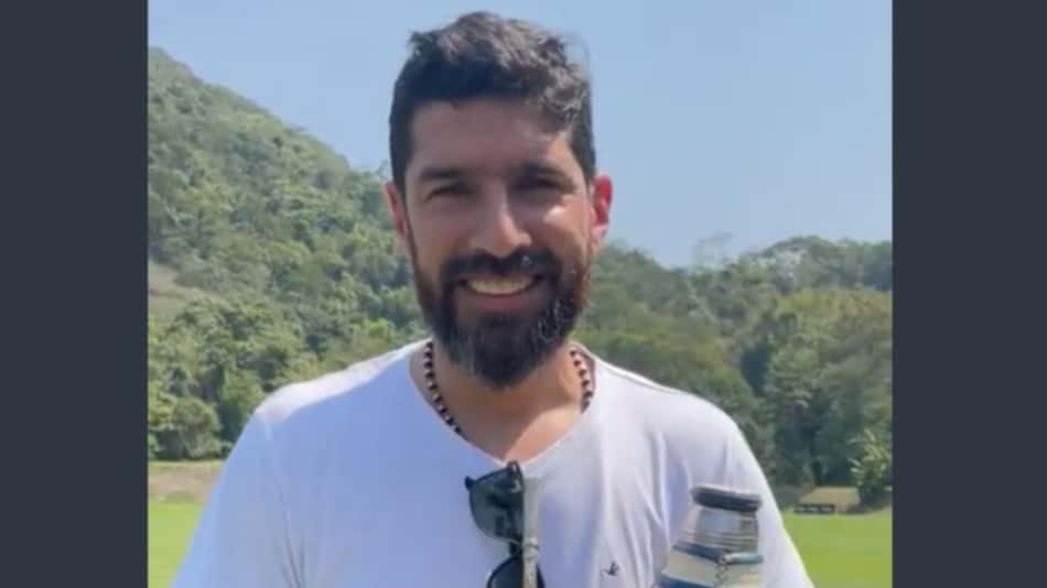 Loco Abreu 'invade' treino do Botafogo e convoca alvinegros para Nilton Santos: 'Preciso de vocês'