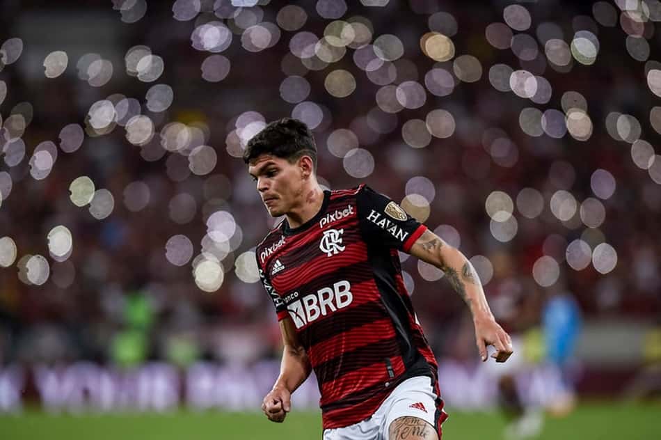 Ayrton Lucas - Flamengo
