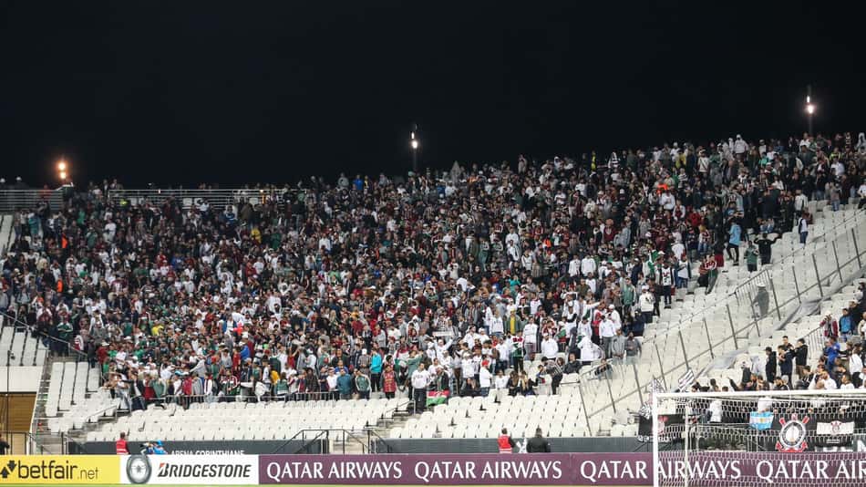 Torcida do Fluminense esgota setor visitante para jogo contra o Corinthians pela Copa do Brasil