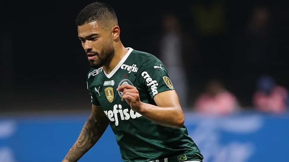 Sem Veiga, Bruno Tabata se apresenta como boa alternativa no meio-campo do Palmeiras