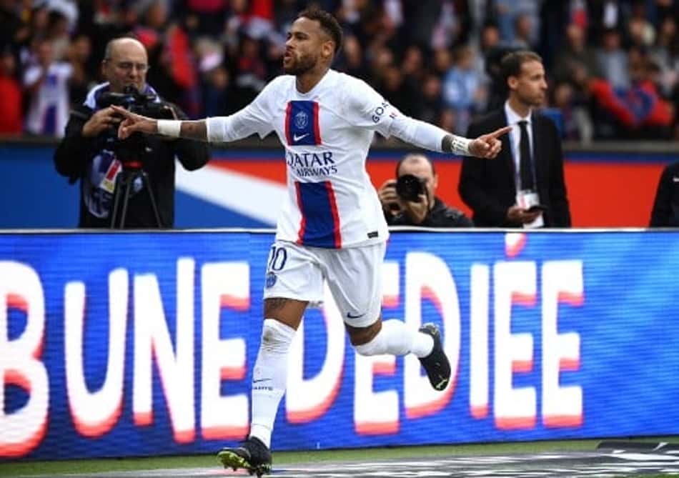 Neymar marca, Donnarumma pega pênalti, e PSG bate Brest pelo Campeonato Francês