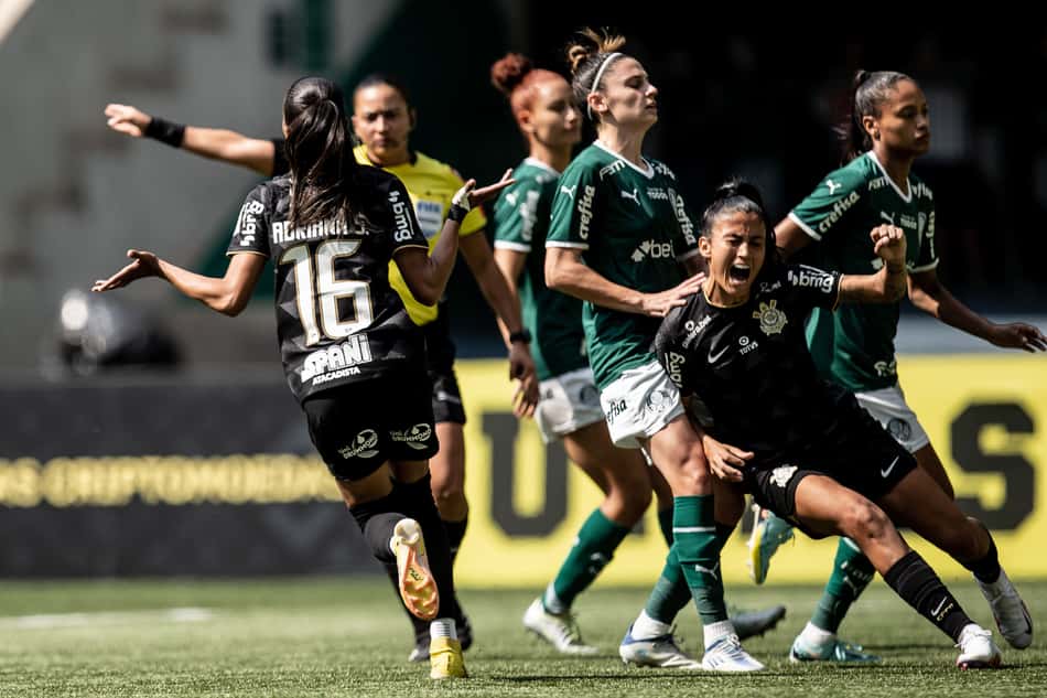 Corinthians atropela o Palmeiras e chega à sexta final consecutiva do Brasileiro Feminino