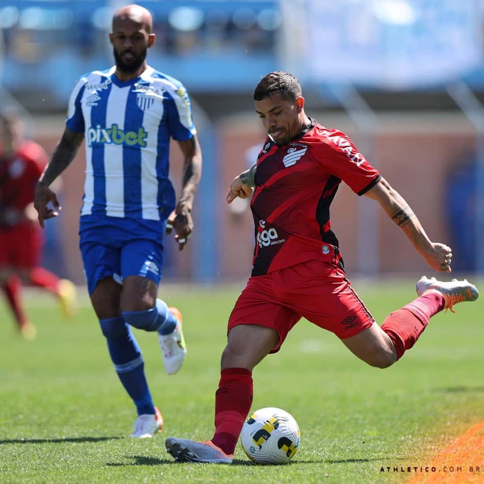 Avaí empata com Athletico-PR em casa e segue na zona do rebaixamento do Brasileirão