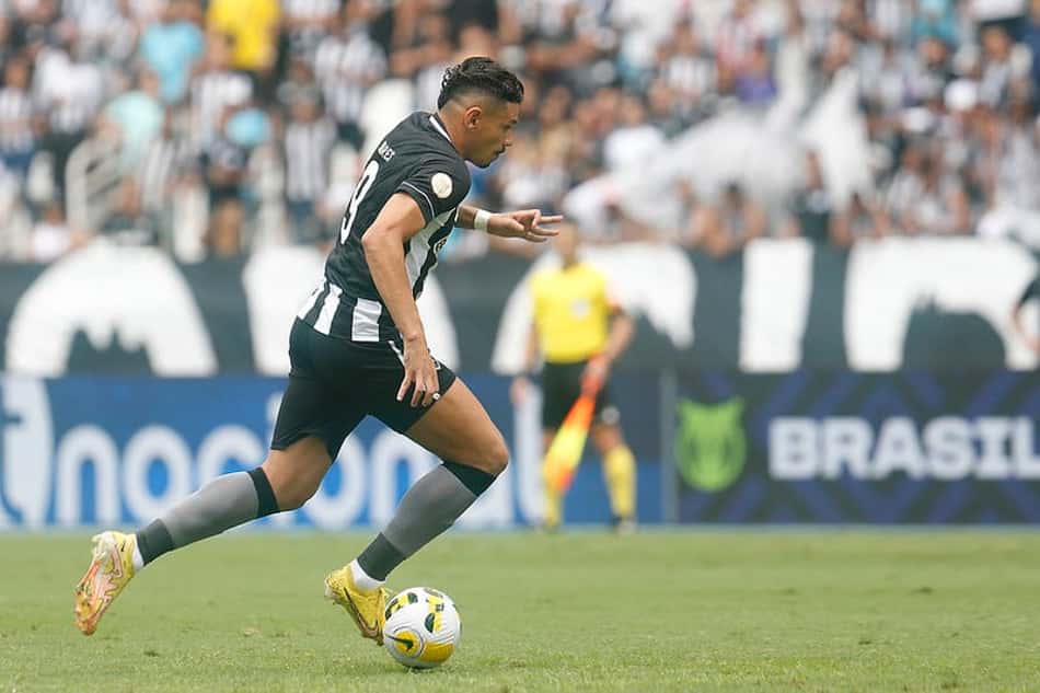 Com saída de Erison, Tiquinho Soares pode assumir protagonismo que Botafogo tanto busca na temporada