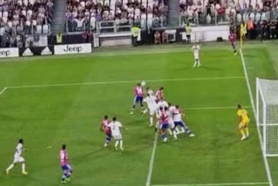 VAR ignora jogador da Salernitana e erra ao anular gol que daria vitória à Juventus