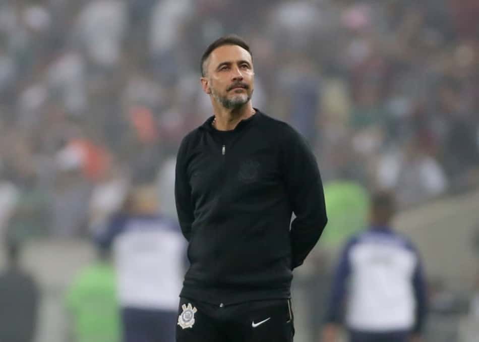 Pessimismo toma conta do Corinthians sobre futuro de Vítor Pereira e divide opiniões