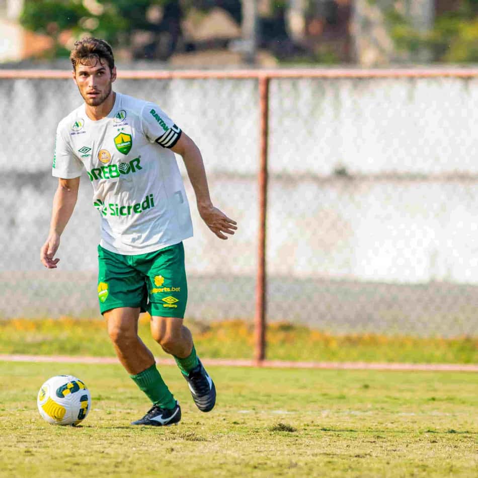 Autor do gol do Cuiabá, JP Iseppe não espera vida fácil diante do Flu: 'Jogo disputado'