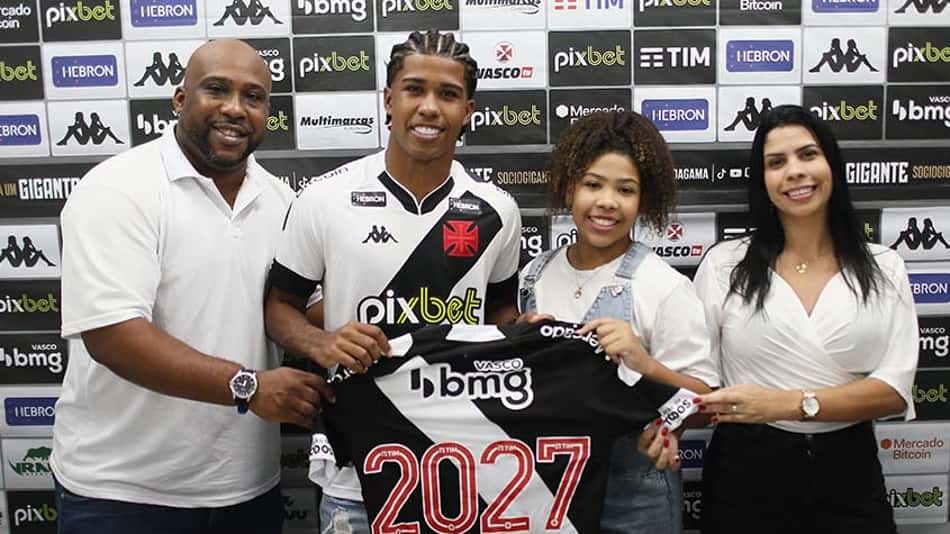 Andrey Santos comemora renovação com o Vasco: 'Momento incrível'
