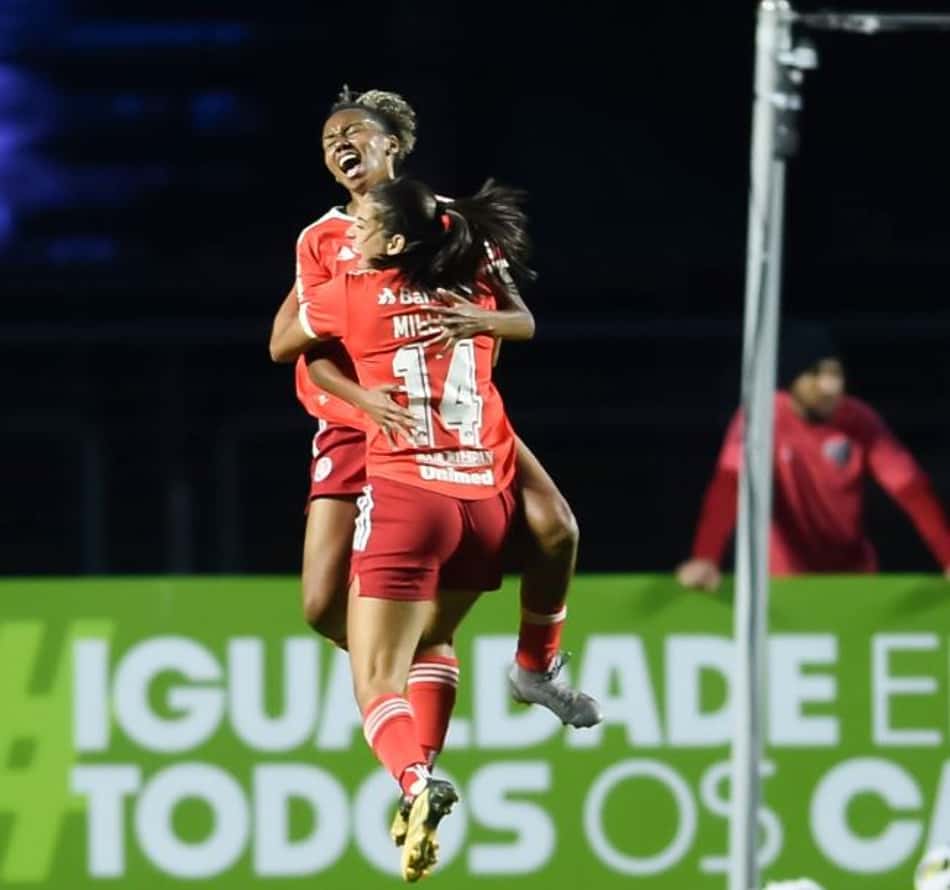 Maiara celebra classificação do Internacional à final do Brasileiro Feminino