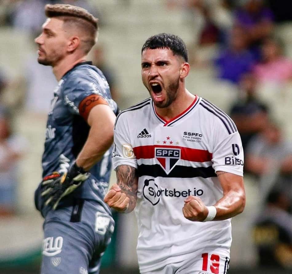 Nahuel Bustos anuncia sua saída do São Paulo e se despede nas redes sociais