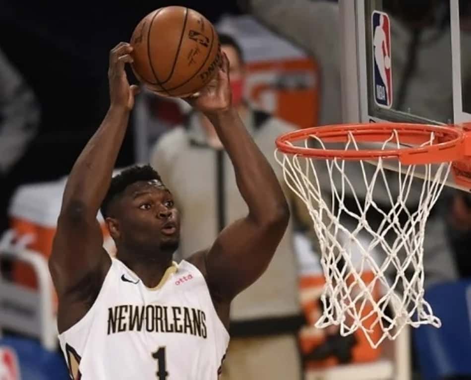Treinador projeta Zion Williamson em "forma física fantástica" na próxima temporada