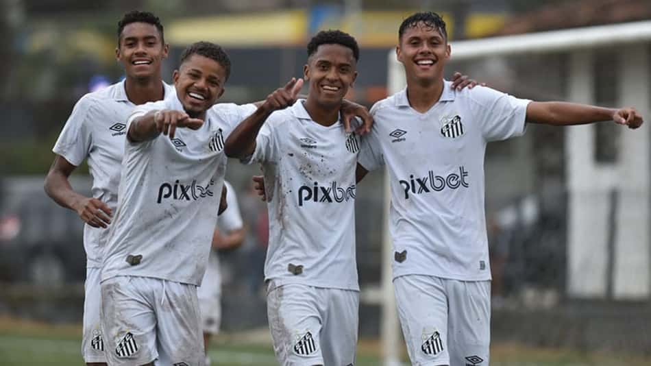 Ivonei marca dois, e Santos goleia o Guarani pelo Paulista Sub-20