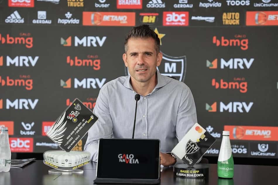 Gerente do Atlético-MG reafirma desejo por permanência de Cuca, mas revela indefinição