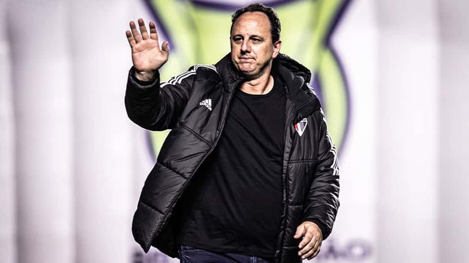 A volta dos que não foram: em jogo-treino contra o Coritiba, Ceni testará São Paulo com três zagueiros