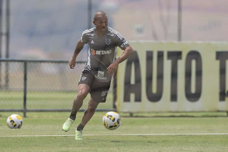 Mariano, do Atlético-MG, projeta jogo contra o Palmeiras: 'Pensar na vitória'