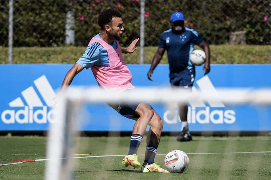 Jajá fica de fora dos relacionados do Cruzeiro por indisciplina; Bidu retorna