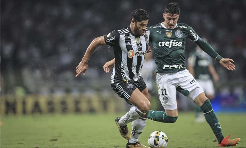 Jornalistas se revoltam com anulação de gol do Palmeiras: 'Coisa bizarra'