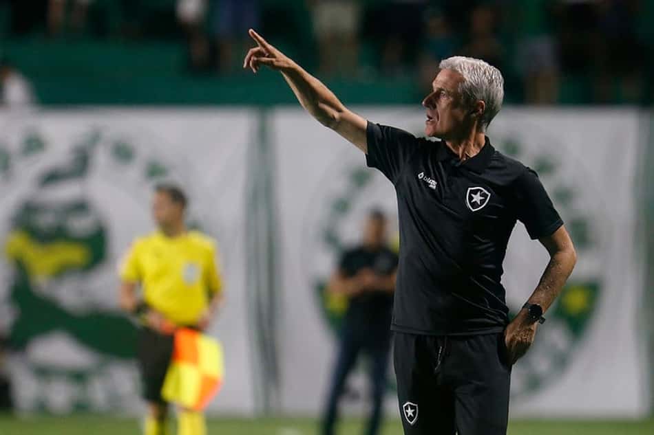 Lateral direita se torna uma das grandes incógnitas do Botafogo para a próxima temporada