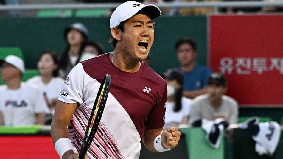 Nishioka surpreende Ruud e vai à semi em Seul. Shapovalov avança