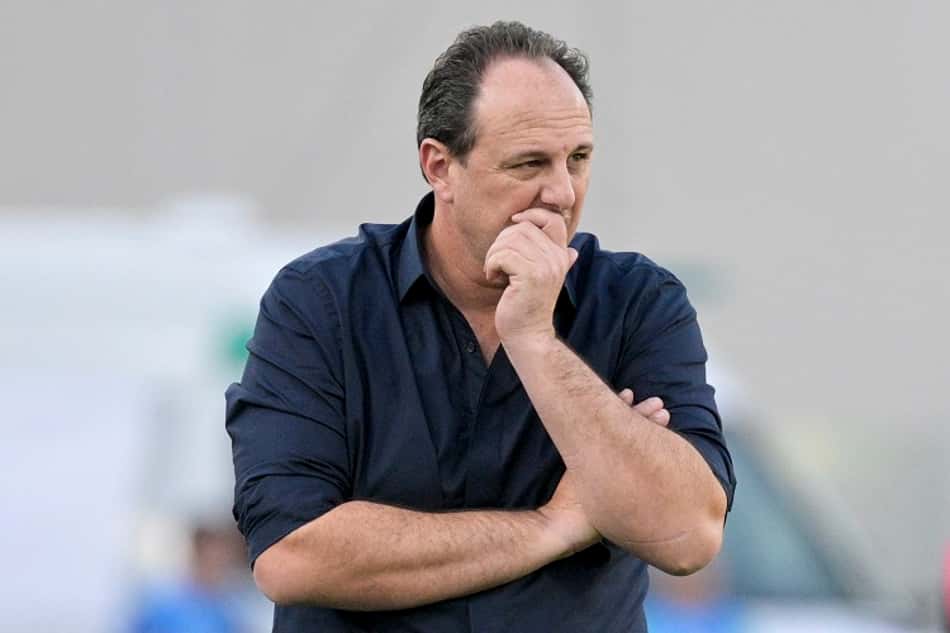 Ceni repete discurso e mantém futuro em aberto no São Paulo após derrota em final da Sul-Americana