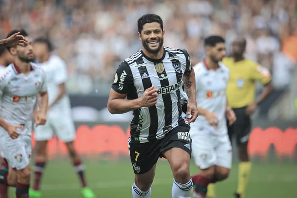 Ao lado da família, Hulk celebra classificação do Atlético-MG para Libertadores
