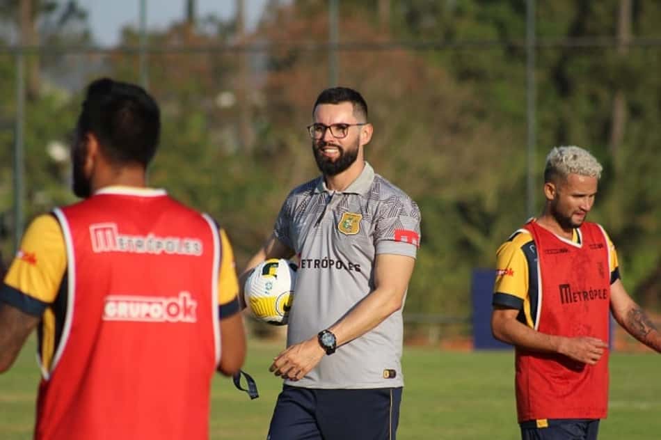 Luan Carlos chega ao Brasiliense e mira título da Copa Verde