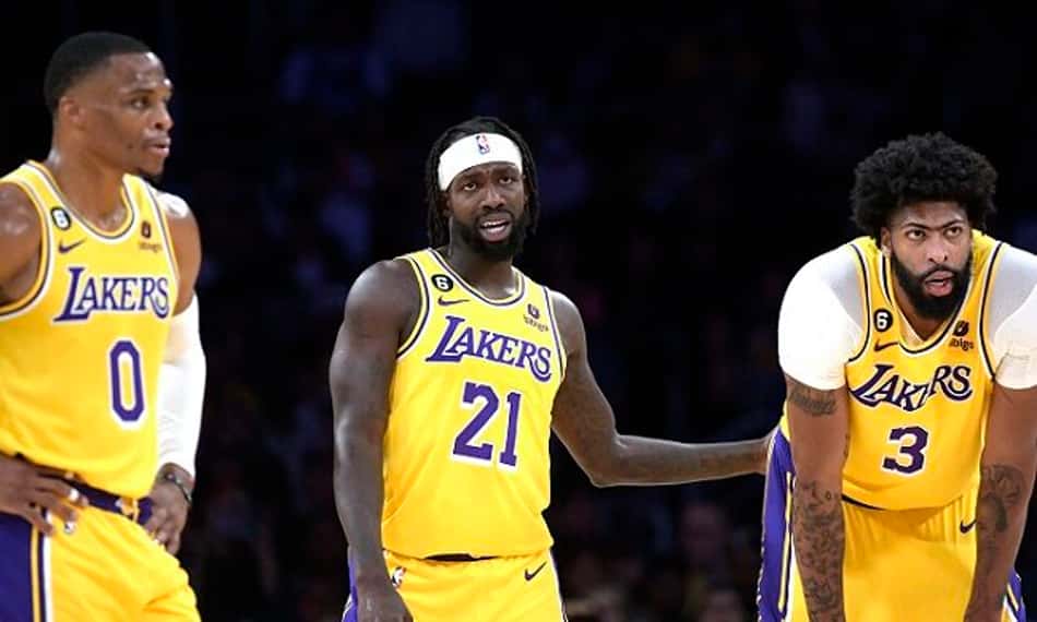 Lakers recebe vaias da torcida após derrota por 30 pontos para o Kings
