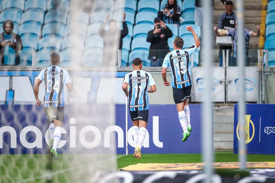 Geromel valoriza desempenho do Grêmio em casa pela Série B