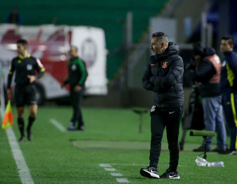 Vítor Pereira se irrita com empate do Corinthians contra o Juventude: 'Tínhamos obrigação de ganhar'
