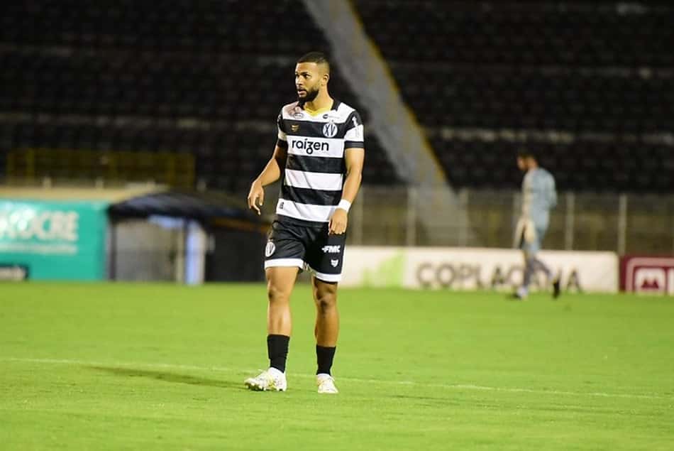 Por primeiro título no profissional do XV, Rubens analisa decisão contra o Marília