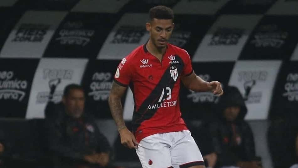 Jefferson celebra atuação em vitória do Atlético-GO sobre o Flu: 'Vamos sair dessa'